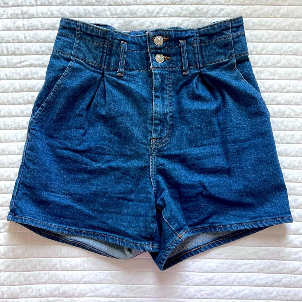 EXPRESS Super High Rise Button Jean Shorts Size 2